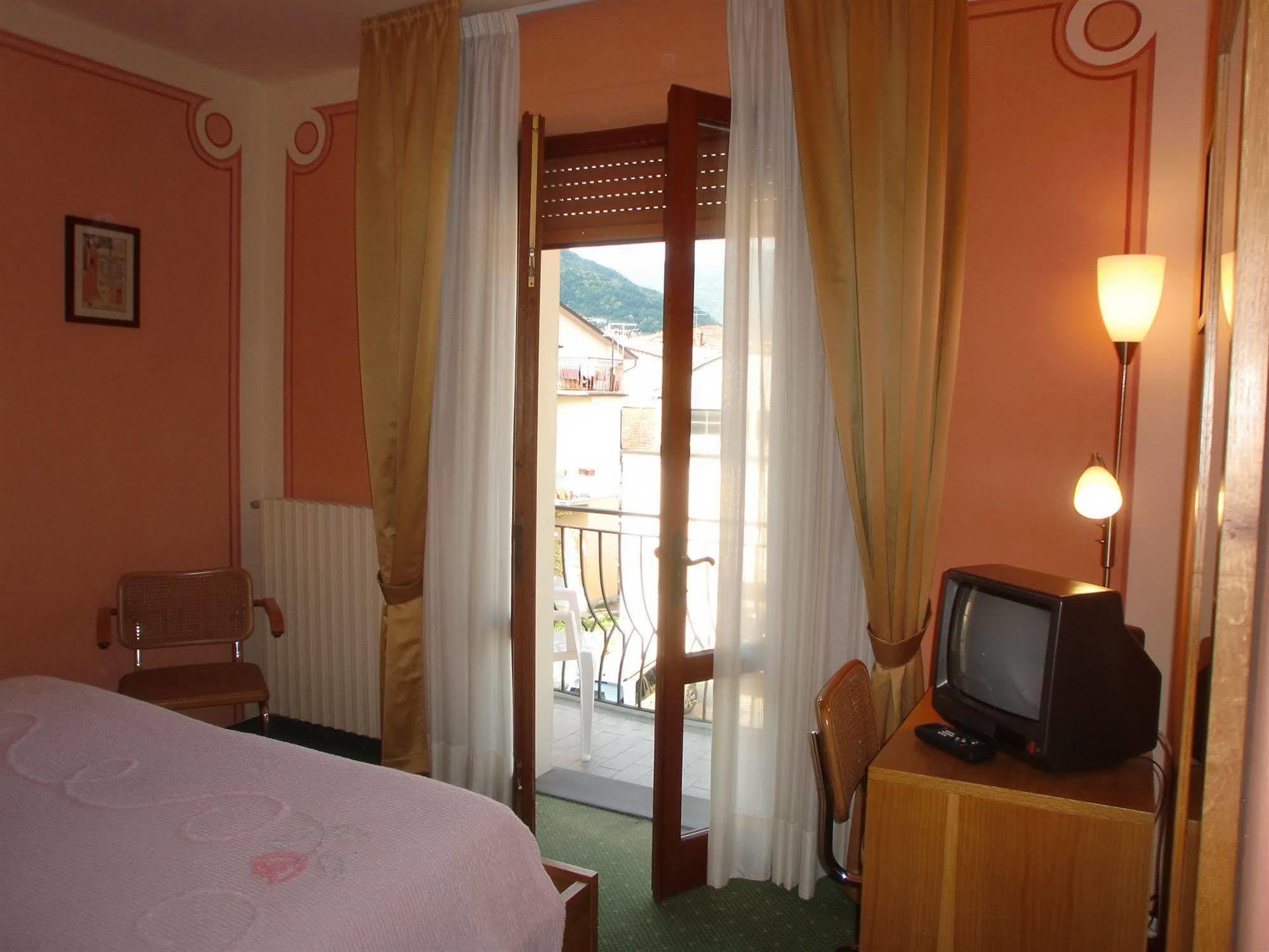 Hotel La Pergola Barga Exterior foto